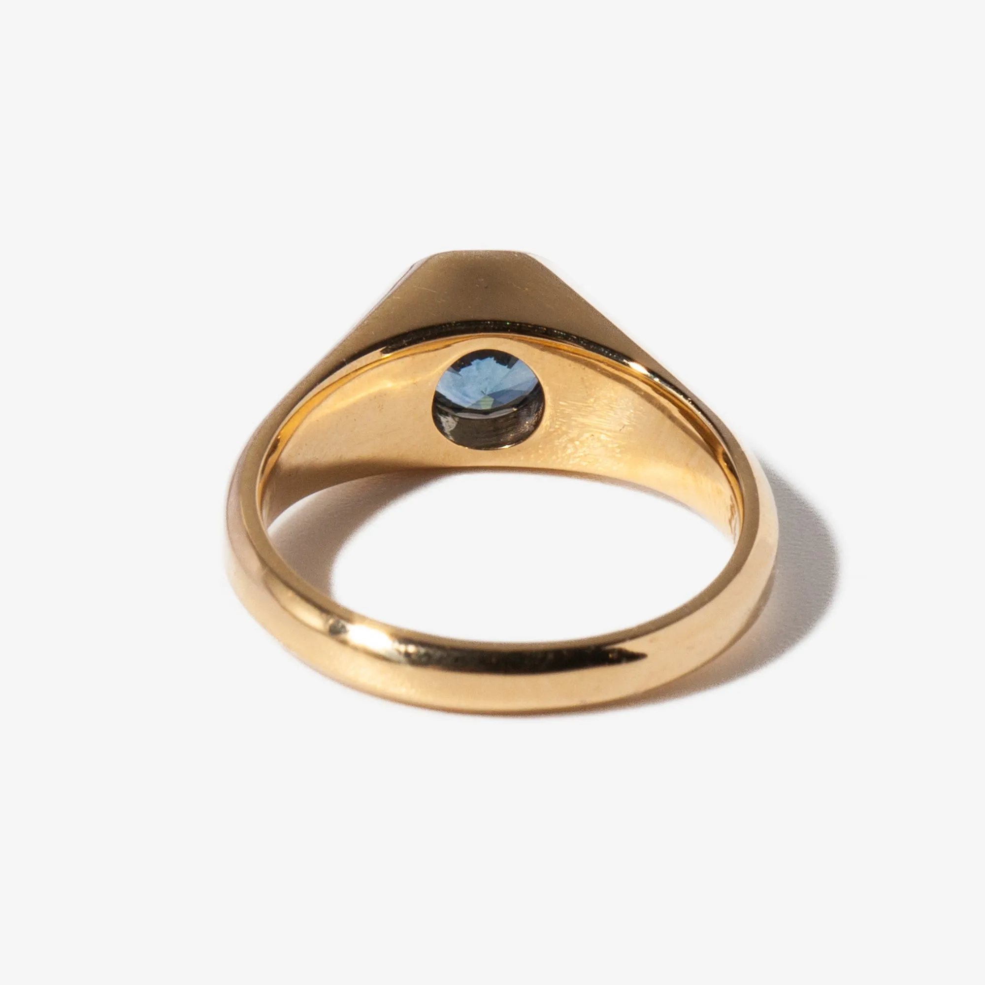 1.08 ct Round Montana Sapphire Reverence Signet Ring