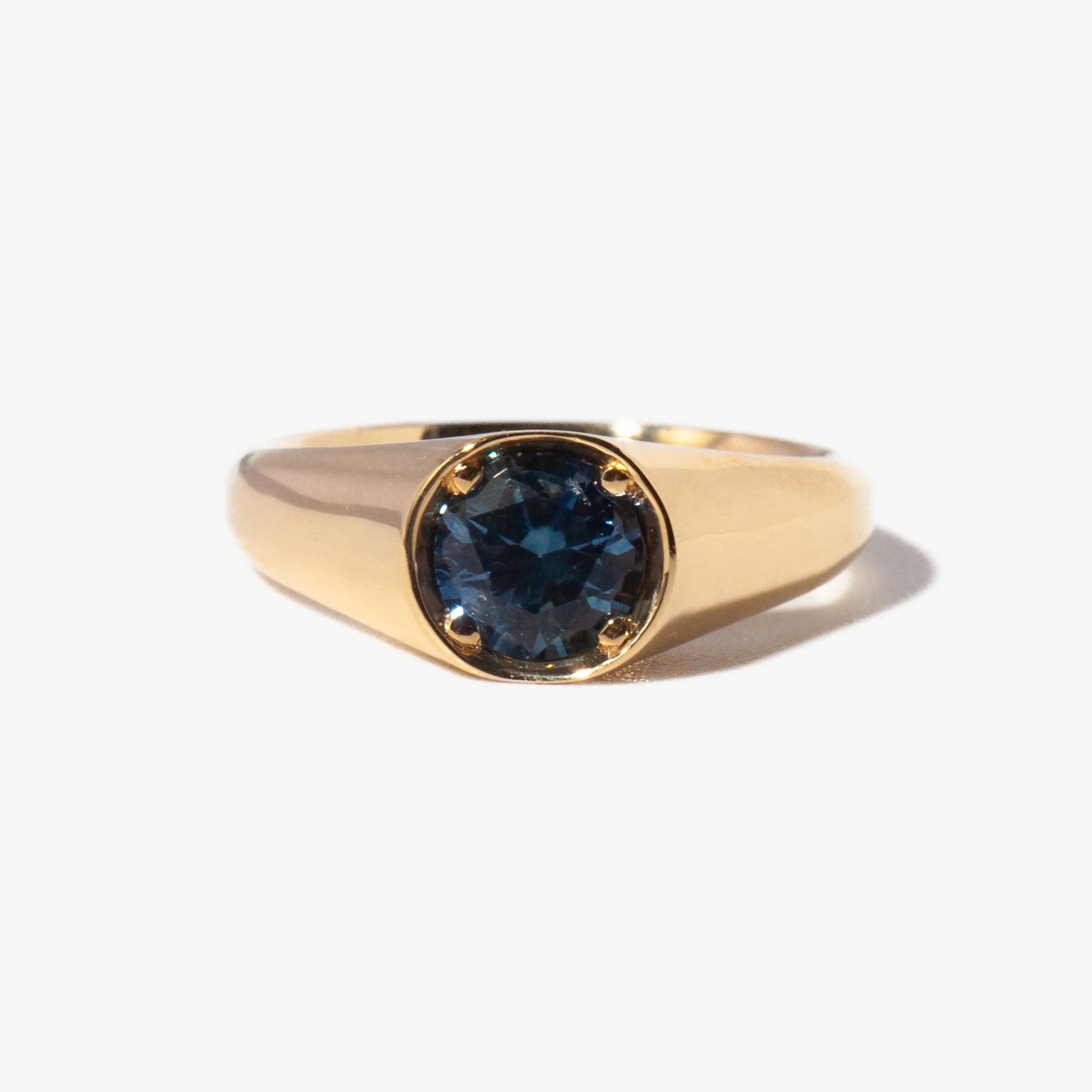 1.08 ct Round Montana Sapphire Reverence Signet Ring