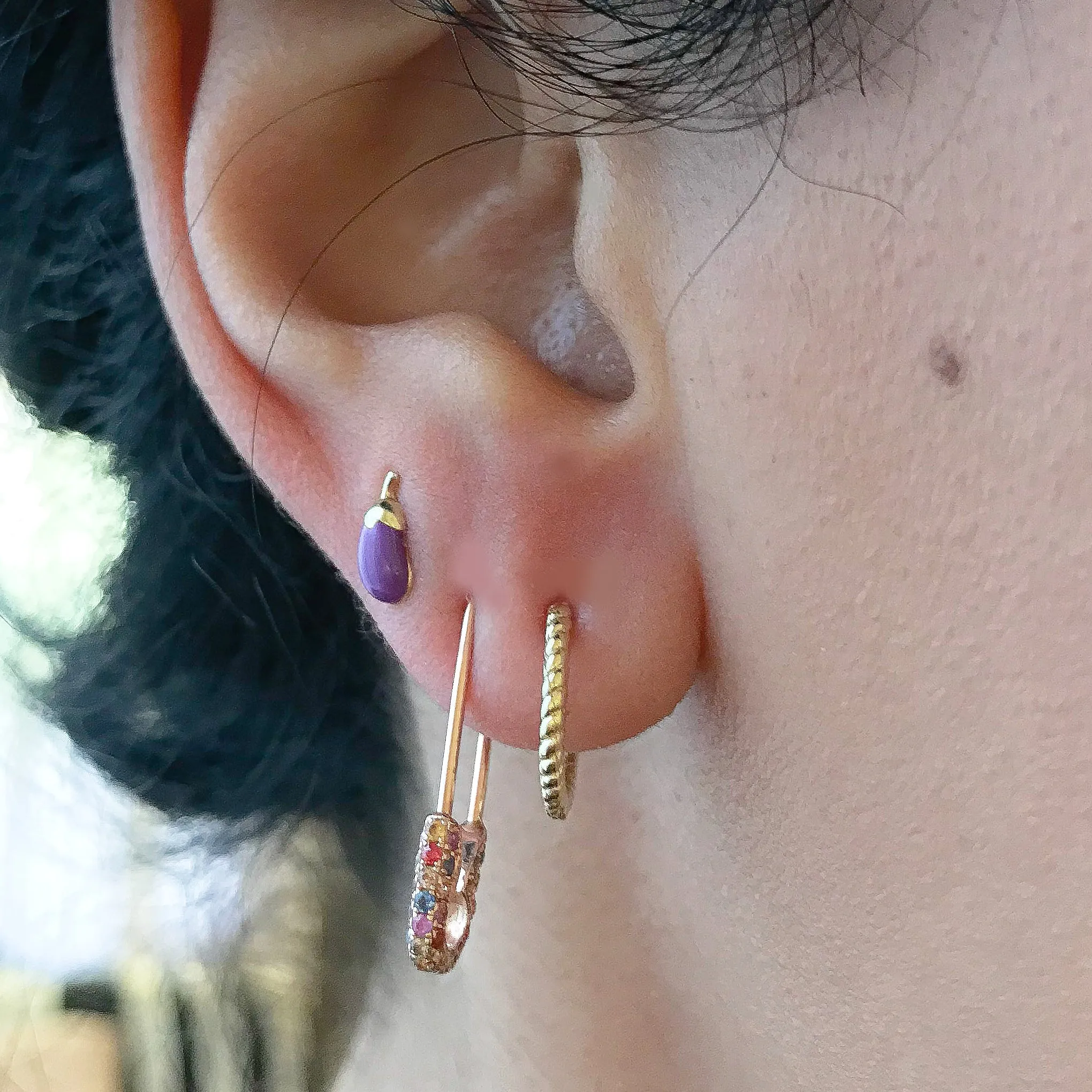 14K Gold Pavé Rainbow Confetti Sapphire Safety Pin Earring