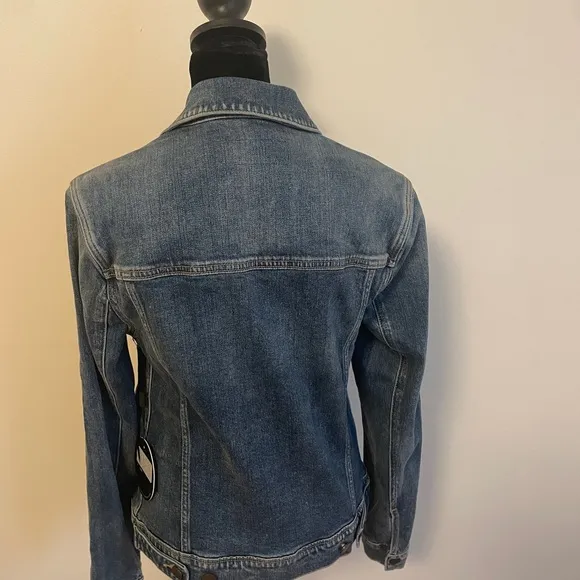 Articles Of Society Blue Jean Jacket with Slim Fit and Timeless Style