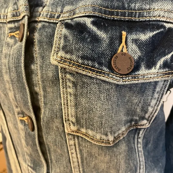 Articles Of Society Blue Jean Jacket with Slim Fit and Timeless Style