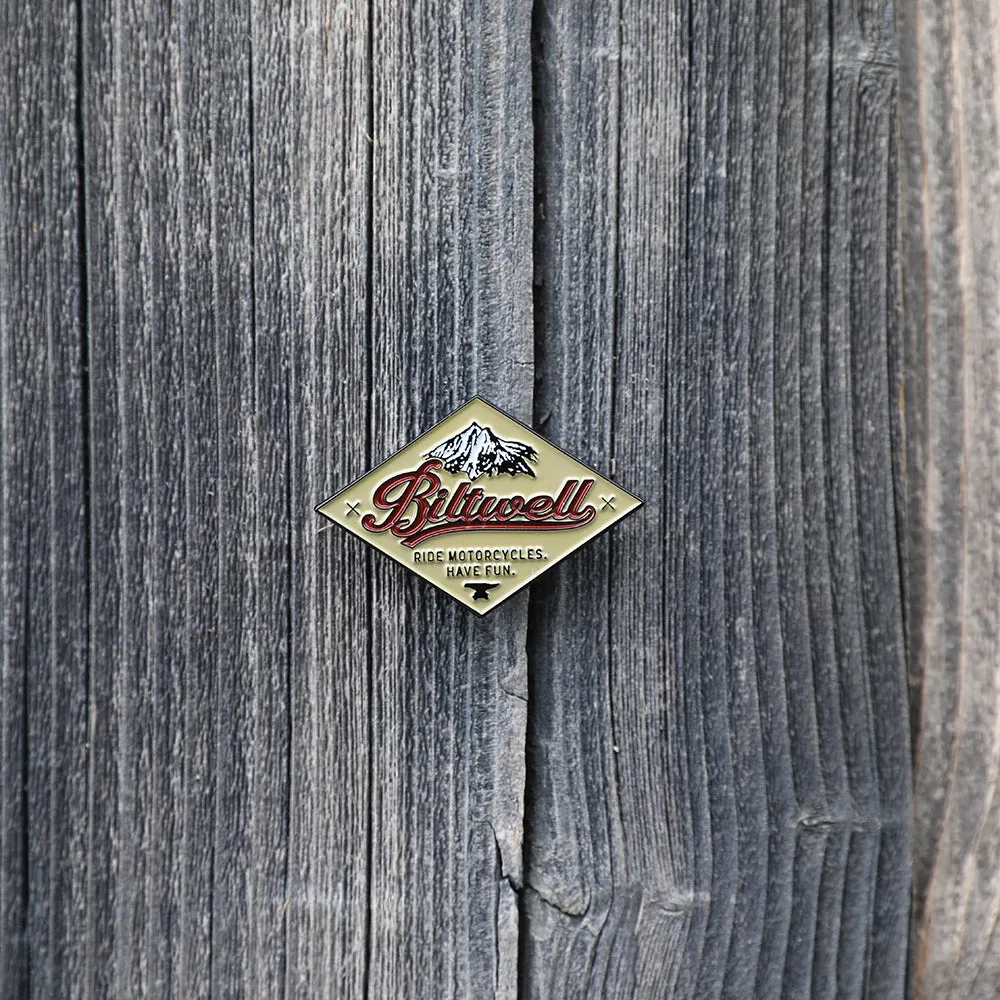 BILTWELL ENAMEL PIN [CRS RED/BEIGE]