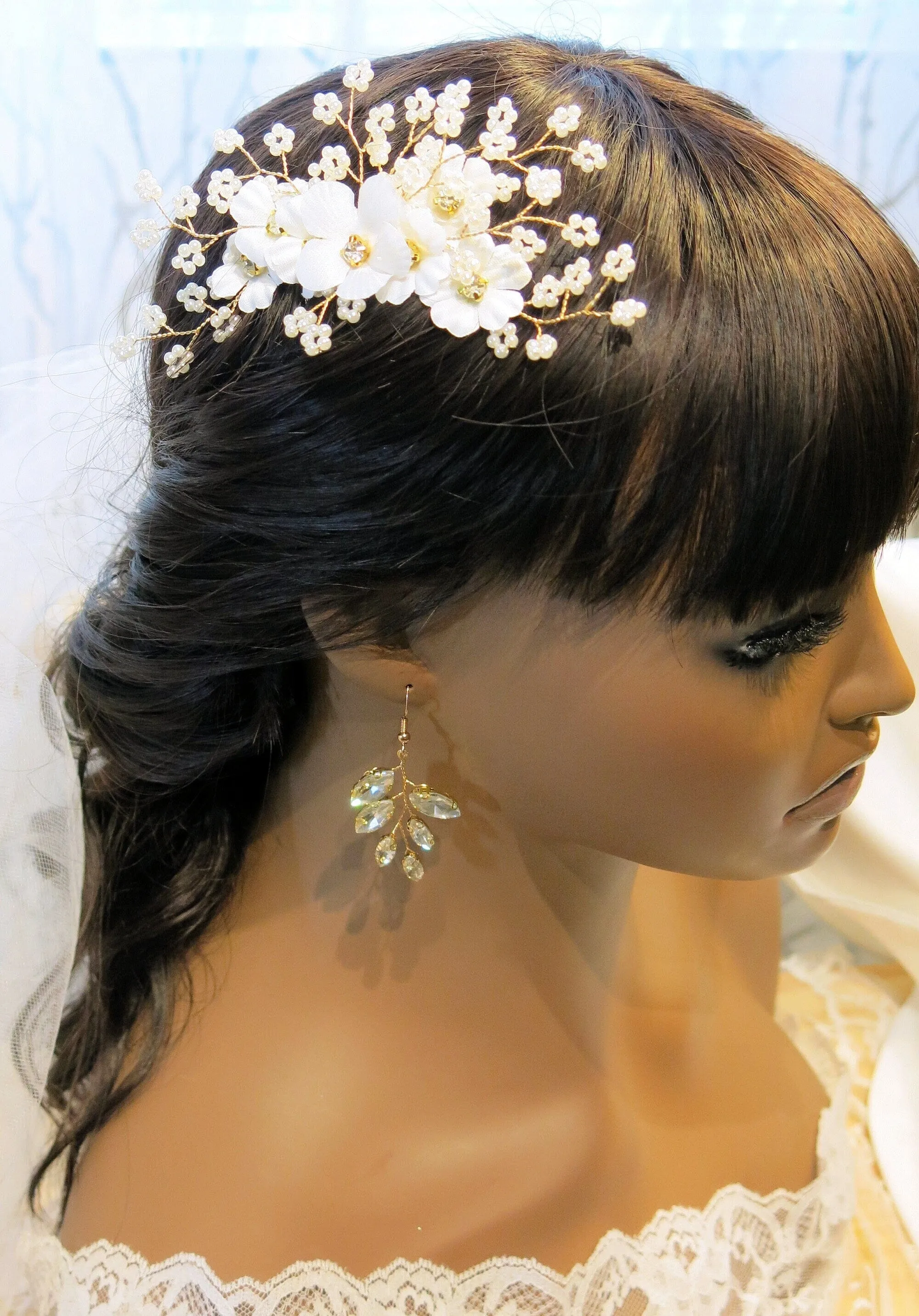 Crystal Leaf Earrings, Bridal Rhinestone Earrings, Bridesmaid Crystal Earrings, Wedding Wire Earrings