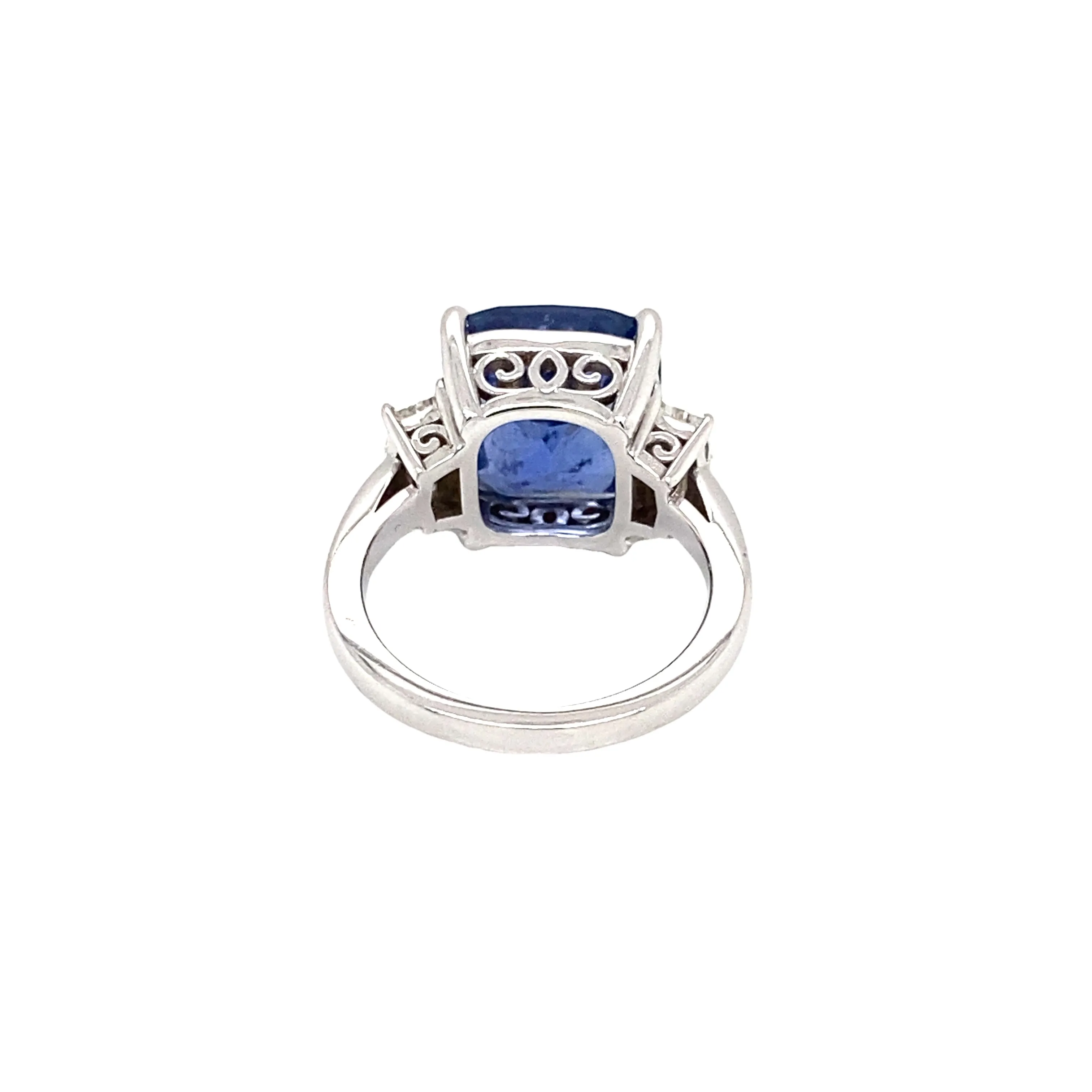 Elegant 9.80 carat Blue Ceylon Sapphire Ring