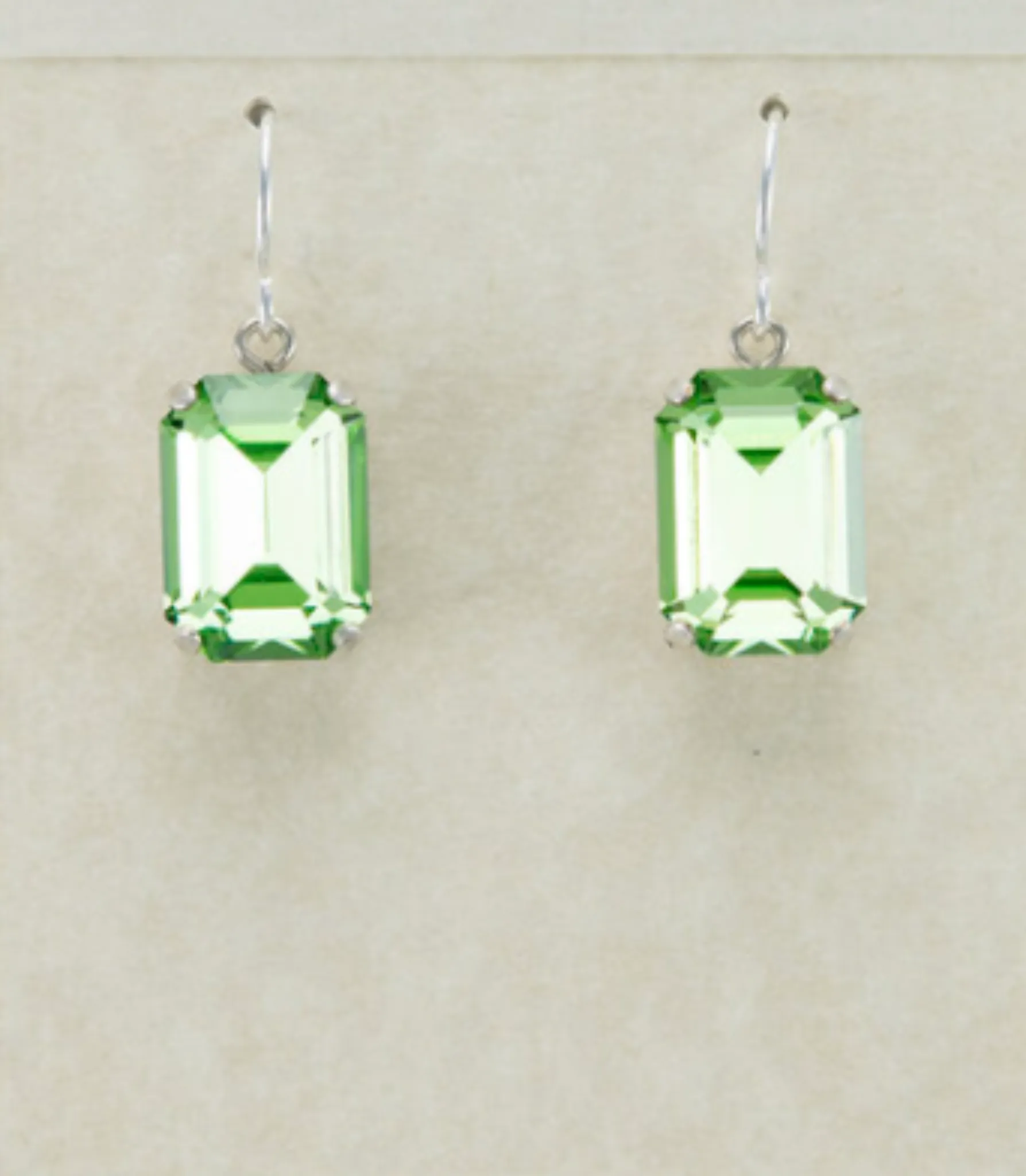 Firefly Jewelry earring - LE1 PER  Peridot Color