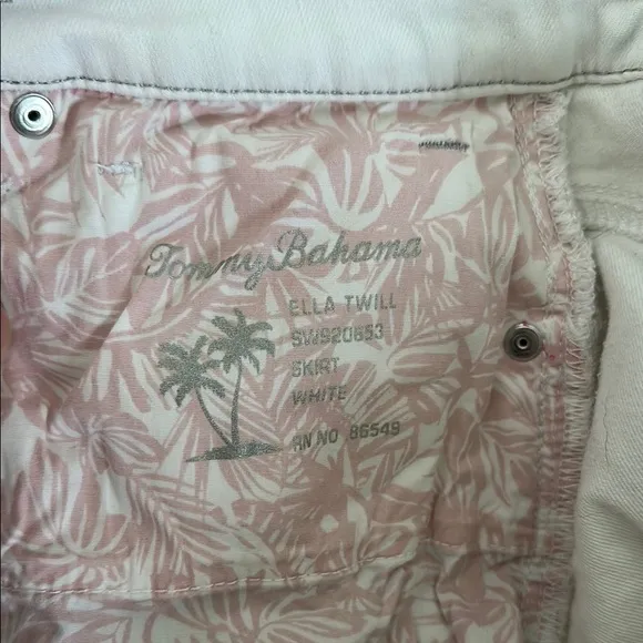 Like New White Stretchy Denim Skirt With Fringe Size 12 Tommy Bahama Ella Twill