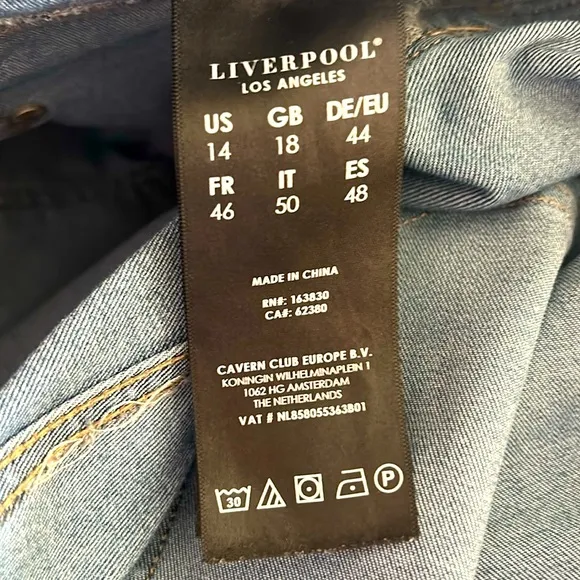 Liverpool Blue Jeans -LA Gia Glider Skinny Cropped Frayed Hem -Size 14