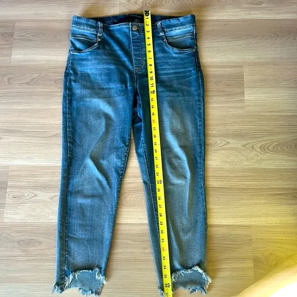 Liverpool Blue Jeans -LA Gia Glider Skinny Cropped Frayed Hem -Size 14