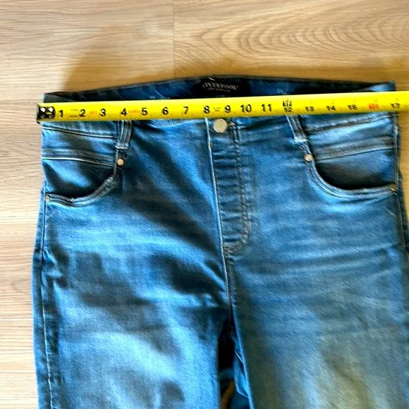 Liverpool Blue Jeans -LA Gia Glider Skinny Cropped Frayed Hem -Size 14