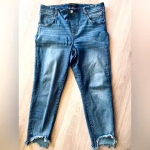 Liverpool Blue Jeans -LA Gia Glider Skinny Cropped Frayed Hem -Size 14