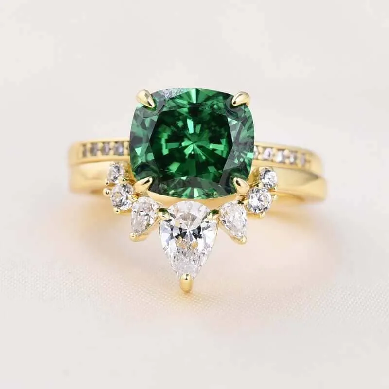 Luxurious Emerald Green Cushion Cut Wedding Ring Set
