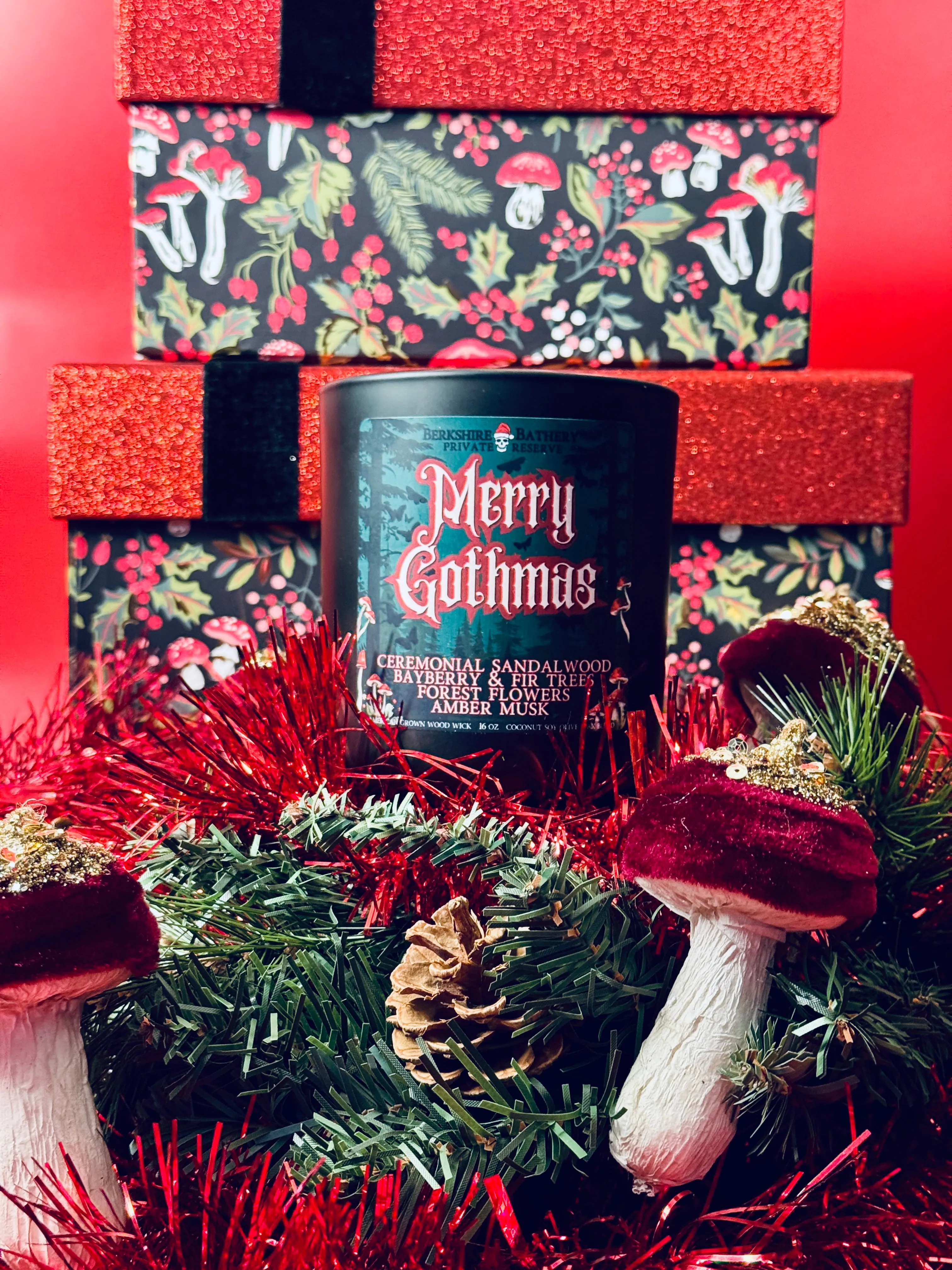 MERRY GOTHMAS | Resinous & Woodsy - 16oz Wood Wick Candle