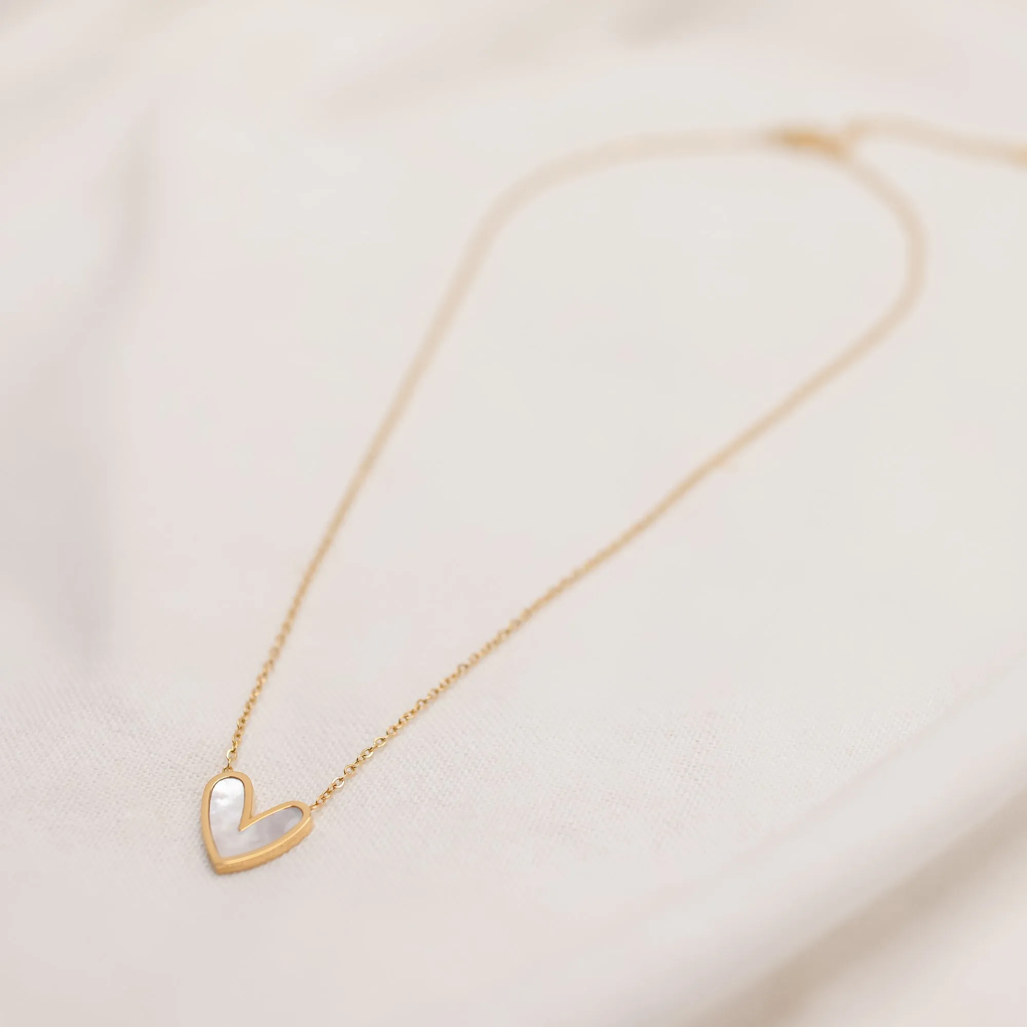 Nacre Heart Necklace