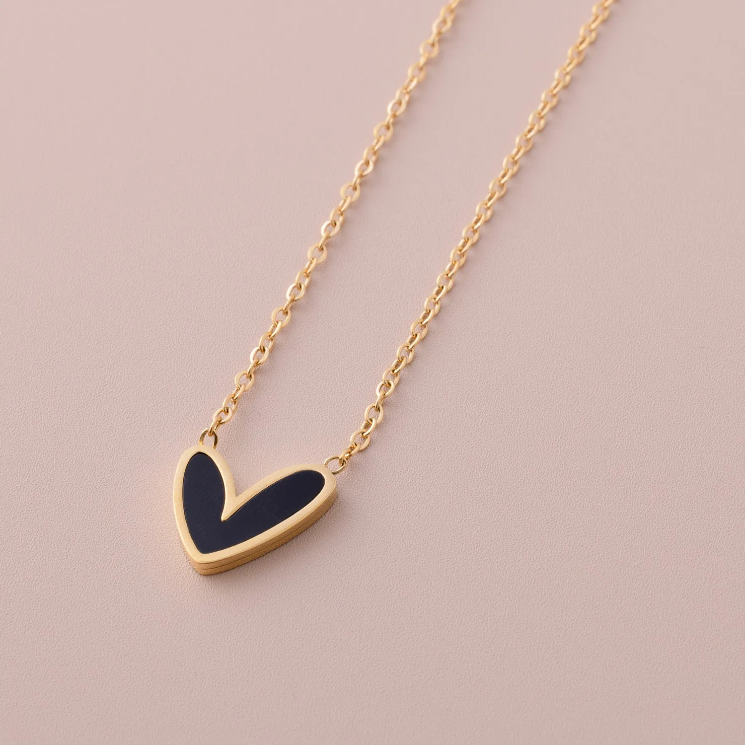 Nacre Heart Necklace