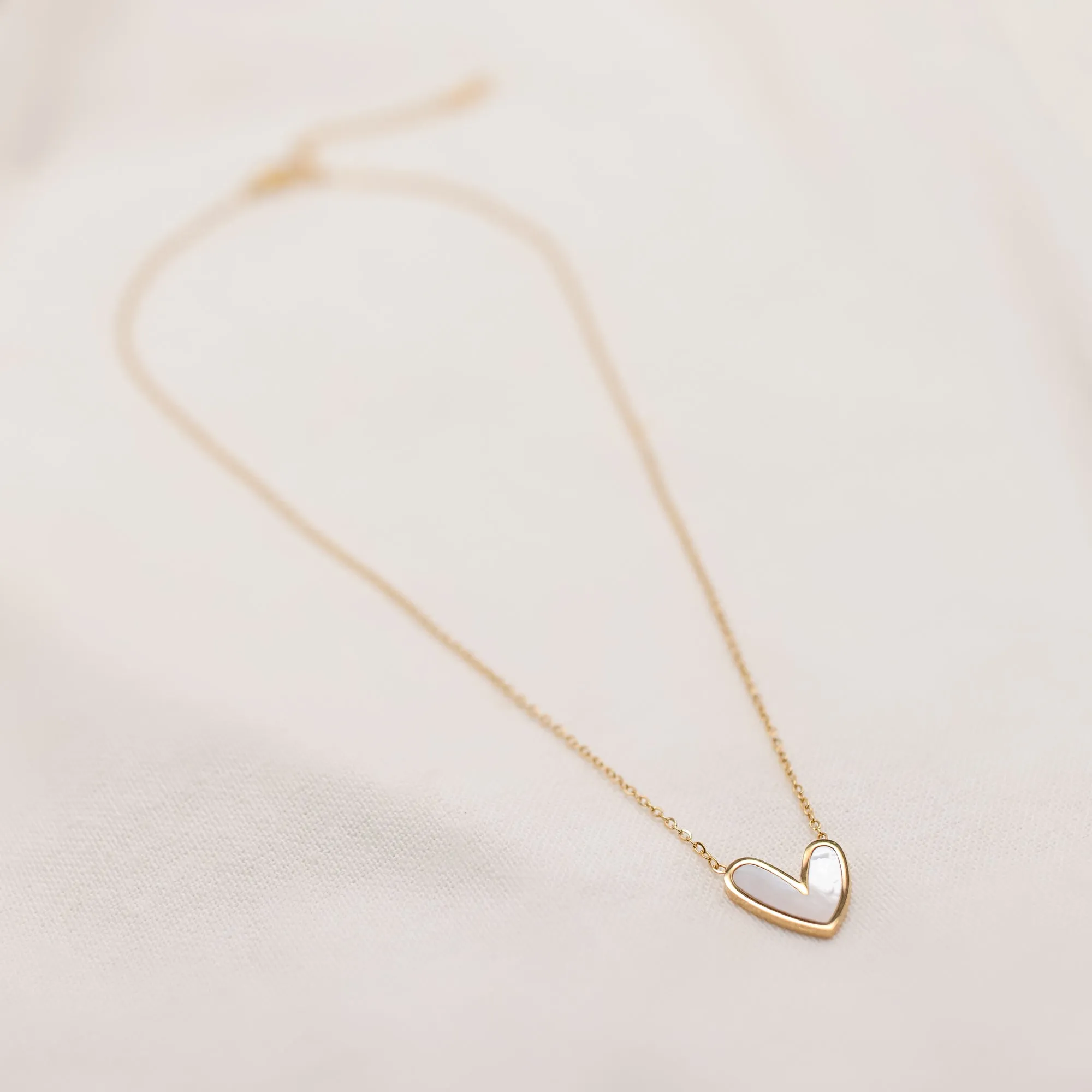 Nacre Heart Necklace