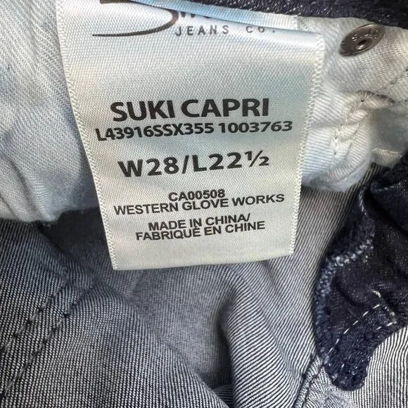 NWT Silver Jeans Co. Suki Capri Women's Jean Capri Size W28 L22.5 Mid Rise