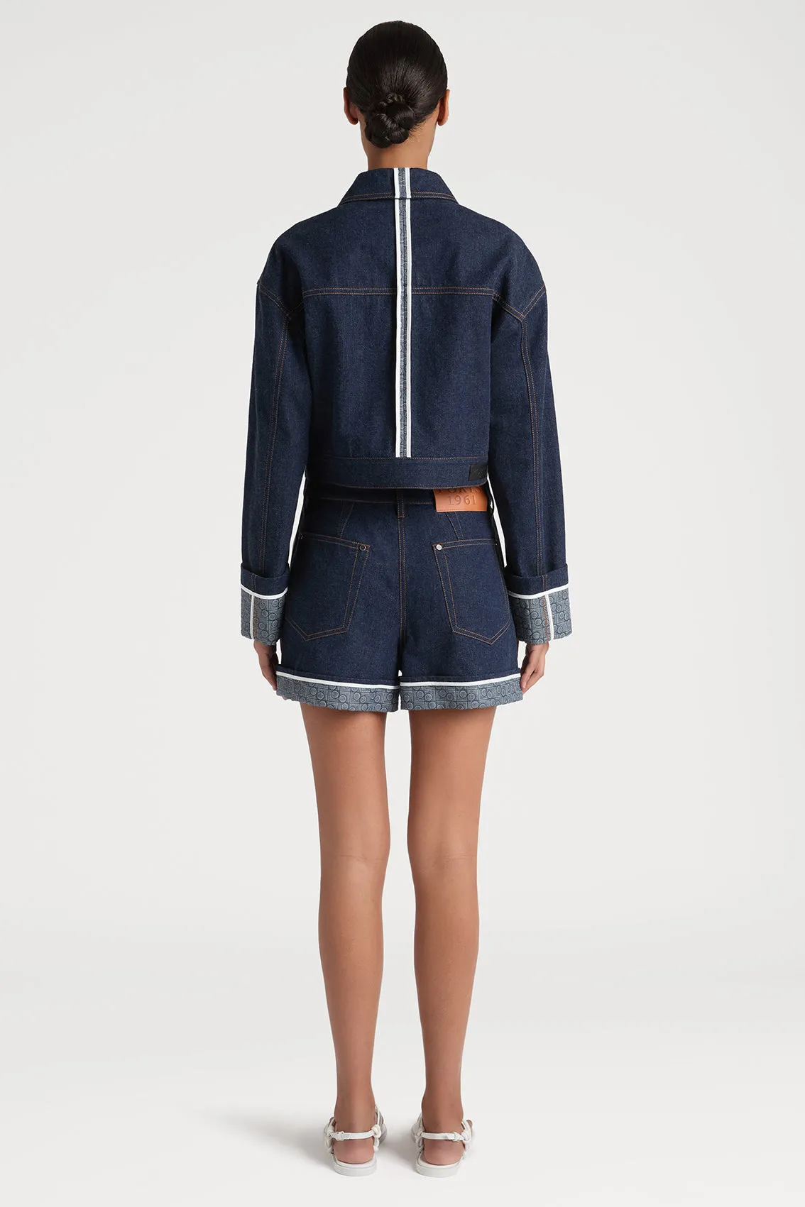 P LOGO CONTRAST DENIM SHORTS