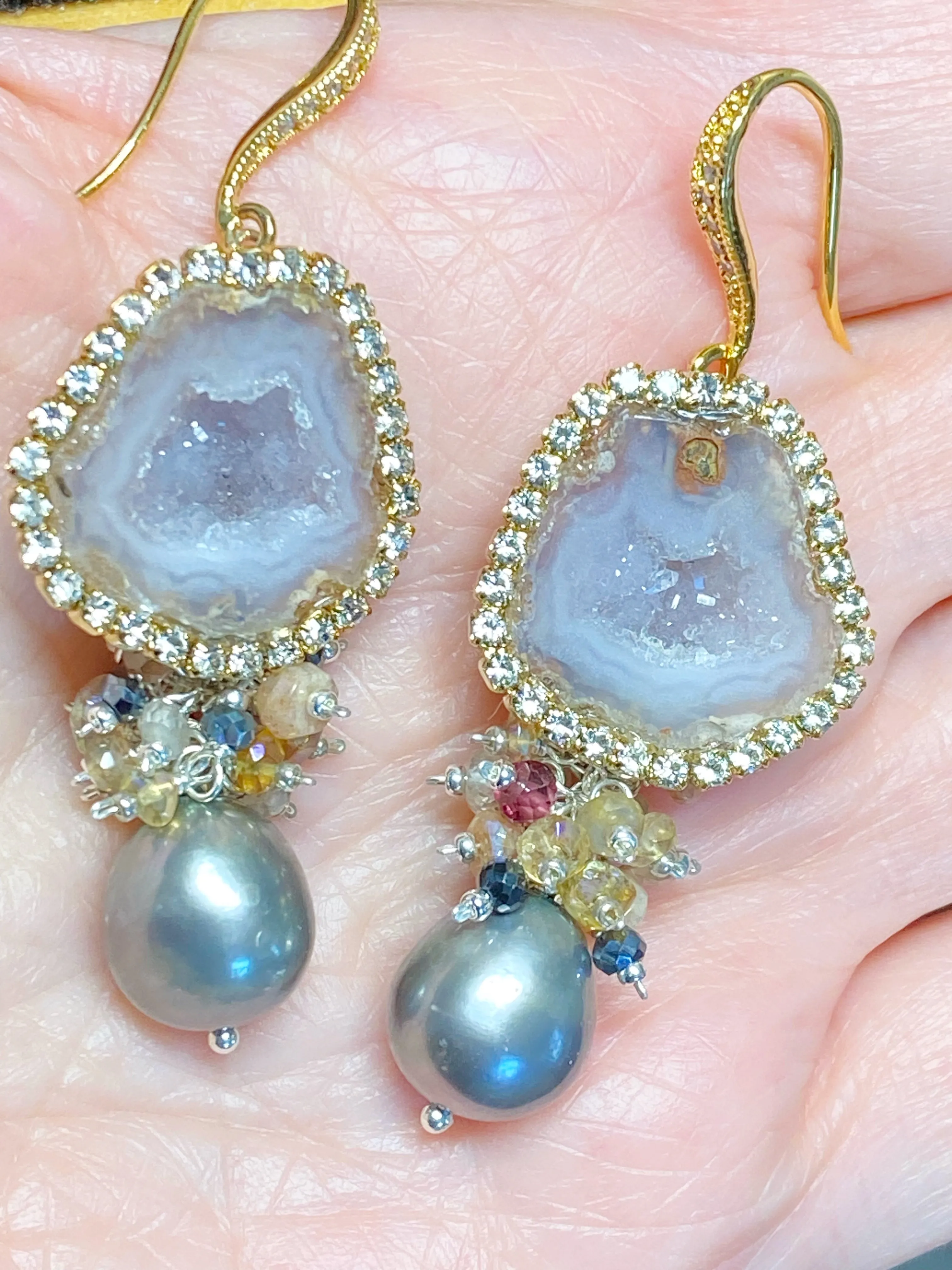 Tabasco Geode Druzy Earrings Diamond Look with Grey Pearls