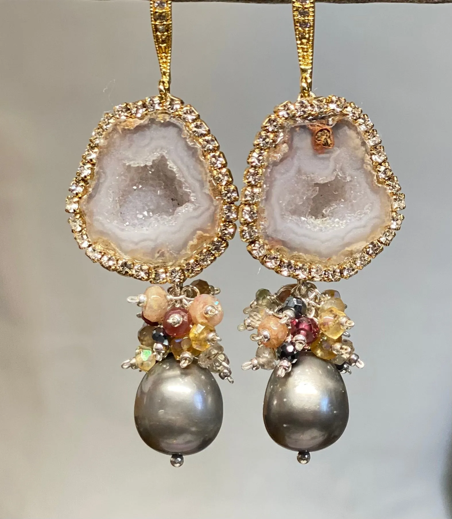 Tabasco Geode Druzy Earrings Diamond Look with Grey Pearls