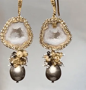 Tabasco Geode Druzy Earrings Diamond Look with Grey Pearls
