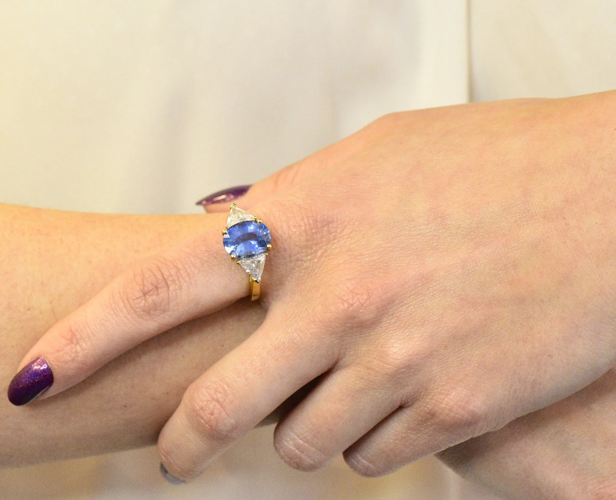 Vintage 6.80 CTW Ceylon Sapphire Diamond 18 Karat Gold Ring GIA
