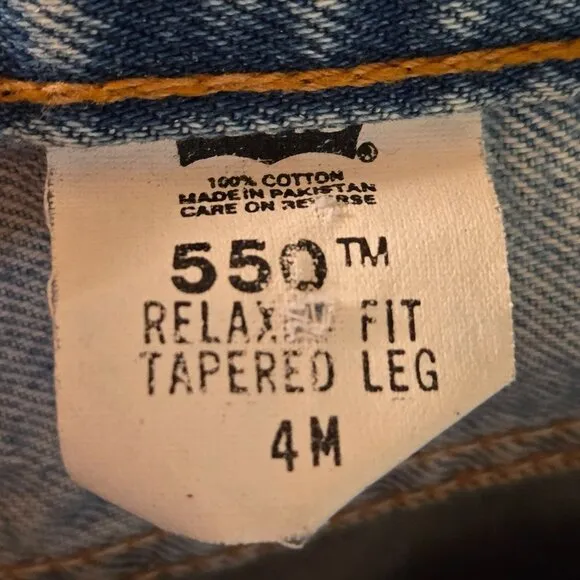 Vintage Levis 550 Relaxed Fit Light Wash Denim High-Waisted Mom Jeans Womens 24&quot;